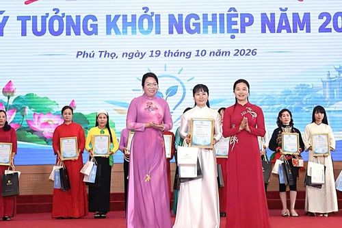 Phụ nữ Đất Tổ đưa sản vật quê hương vào hành trình du lịch xanh