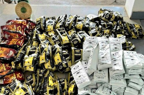 Khởi tố đối tượng dùng đậu nành, hương liệu sản xuất cà phê giả