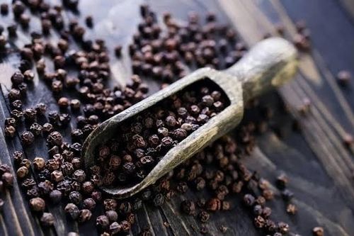 Giá nông sản hôm nay (19/10): Giá cà phê dao động trong khoảng 92.100 - 93.000 đồng/kg, hồ tiêu neo cao