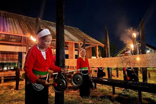 Nghệ thuật tái sinh từ tàn tro của nếp nhà cổ xứ Đoài