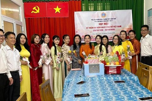 TAND khu vực 7 - Cần Thơ họp mặt kỷ niệm Ngày Phụ nữ Việt Nam 20/10