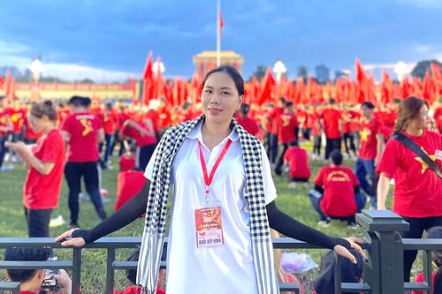 Nữ thạc sĩ tình nguyện nhập ngũ