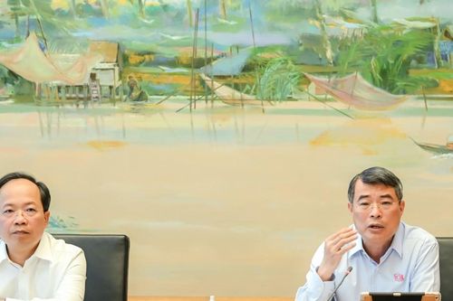 Thủ tướng yêu cầu gỡ chi phí trung gian, hạ áp lực giá nhà, xăng dầu và y tế
