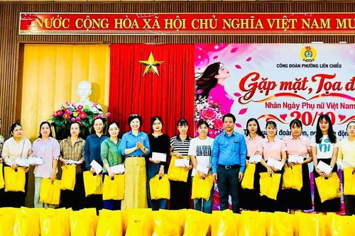 Công đoàn phường Liên Chiểu trao 101 suất quà cho lao động khó khăn