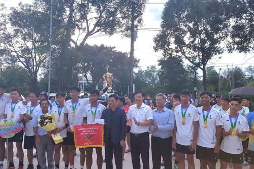Đội bóng chuyền nam Công ty Cao su Chư Sê vô địch Khối thi đua số 10