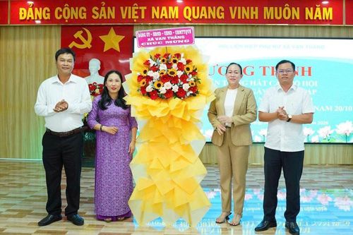Xã Vạn Thắng gặp mặt cán bộ, hội viên phụ nữ nhân ngày Phụ nữ Việt Nam 20-10