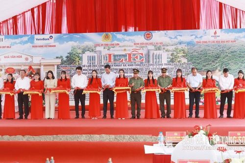 Khánh thành trụ sở Công an xã Khuất Xá, khởi công xây dựng cầu 19/8 và 5 nhà văn hóa thôn