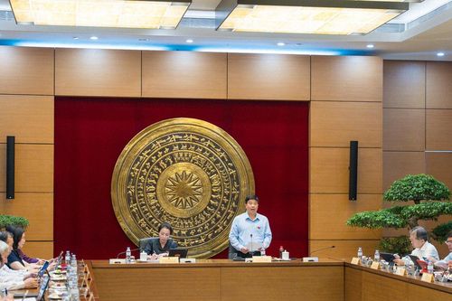 Gỡ 'nút thắt' thể chế, khơi thông nguồn lực thúc đẩy tăng trưởng nhanh và bền vững