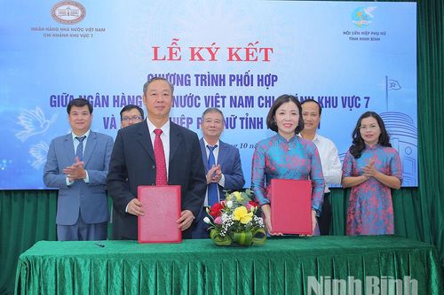 Ngân hàng Nhà nước chi nhánh Khu vực 7 và Hội Liên hiệp Phụ nữ tỉnh ký kết chương trình phối hợp giai đoạn 2026-2030
