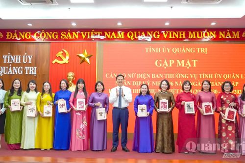 Thường trực Tỉnh ủy gặp mặt cán bộ nữ thuộc diện Ban Thường vụ Tỉnh ủy quản lý