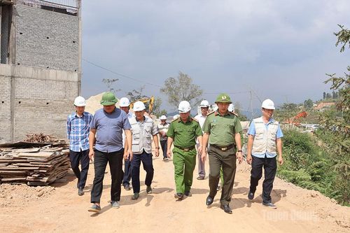Kiểm tra tiến độ xây dựng trường nội trú xã Thắng Mố