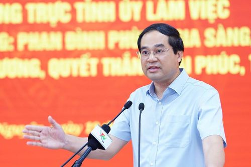 Khắc phục hạn chế, tạo động lực tăng trưởng mạnh mẽ từ khu vực trung tâm tỉnh