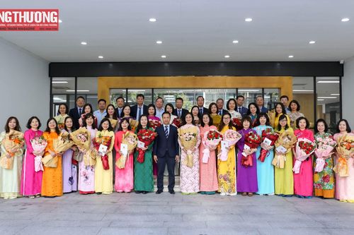 Bộ Công Thương gặp mặt nữ lãnh đạo Bộ và các đơn vị nhân Ngày Phụ nữ Việt Nam 20/10