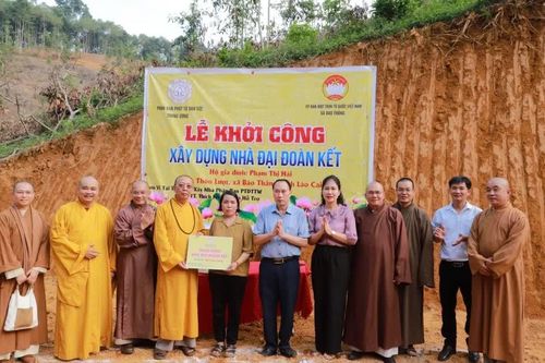 Phân ban Phân tử Dân tộc Trung ương tổ chức Lễ khởi công xây dựng nhà Đại đoàn kết tại xã Bảo Thắng, Lào Cai