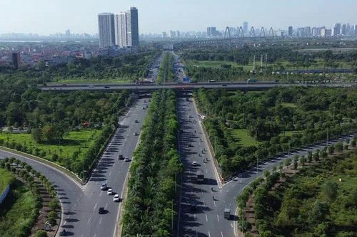 Hà Nội rào chắn nhiều đoạn Đại lộ Thăng Long để sửa chữa cầu