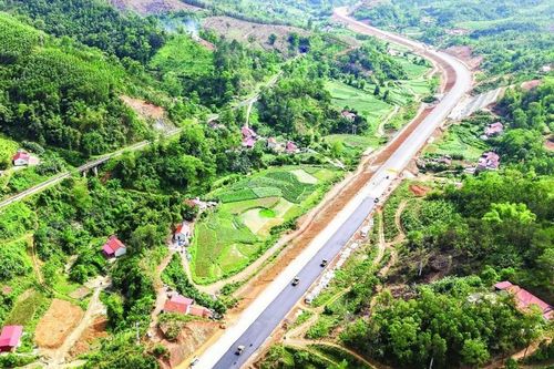 Đầu tư công: Đòn bẩy cho cú “bứt tốc” chặng nước rút