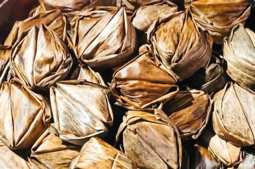 Kiếm tiền triệu mỗi ngày nhờ nghề gói bánh gai