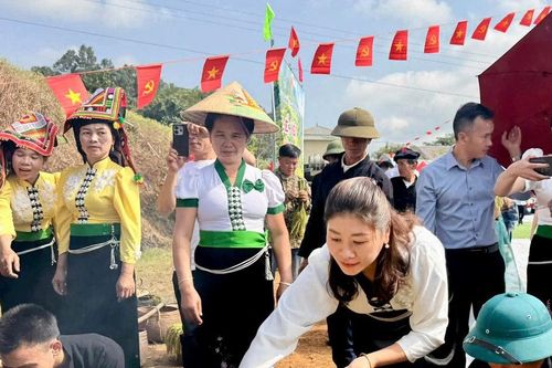 Mường Kim (Lai Châu) gìn giữ bản sắc văn hóa qua Lễ hội Mừng cốm mới