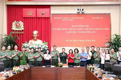 Thi đua gắn với nhiệm vụ khó, nhiệm vụ mới và phục vụ nhân dân