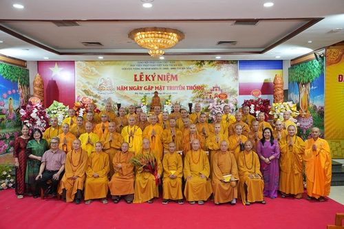 Tăng - Ni sinh khóa 4 gặp mặt 20 năm ngày ra trường