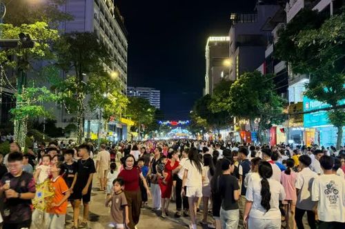 Mở rộng không gian hoạt động Phố đi bộ Kim Đồng, phường Thục Phán