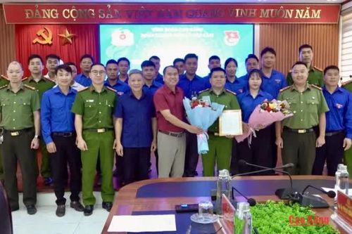 Xã Bảo Lâm ra mắt mô hình 'Đội thanh niên xung kích vì nhân dân phục vụ'