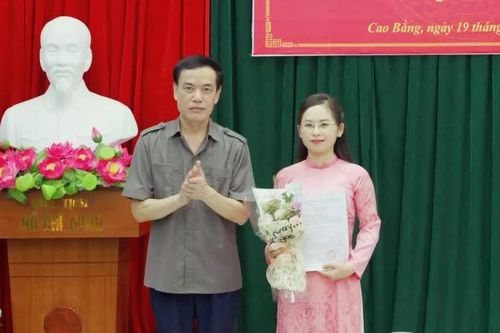 Đảng bộ Báo và Phát thanh, truyền hình kết nạp 5 đảng viên mới