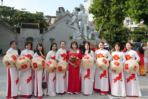 Để phụ nữ có điểm tựa khi bất an
