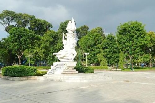 Kỷ niệm 81 năm ngày hy sinh của 'ngọn đuốc sống' - Anh hùng Lê Văn Tám (18/10/1945 - 18/10/2026): Sáng mãi muôn đời 'ngọn đuốc sống Lê Văn Tám'  Bài 7: 'Em bé tẩm dầu' đốt cháy kho xăng, kho đạn, kho cao su