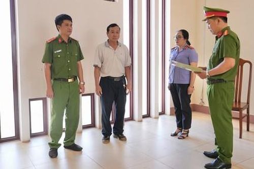 Khởi tố đối tượng dùng hương liệu để sản xuất cà phê bột giả