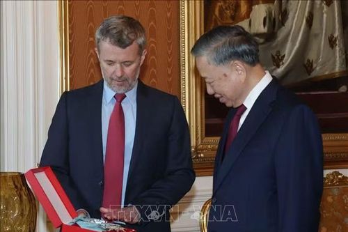 Tổng Bí thư, Chủ tịch nước Tô Lâm nhận Huân chương cao quý nhất của Vương quốc Đan Mạch