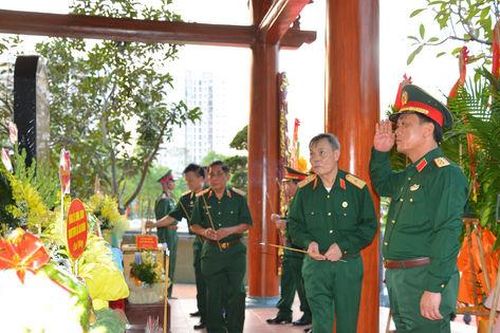 Sư đoàn Bộ binh 301 khánh thành Nhà bia tưởng niệm các Anh hùng liệt sĩ