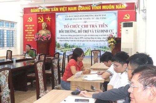 Phường Bạch Mai: Chi trả bồi thường giải phóng mặt bằng dự án Quốc lộ 1A