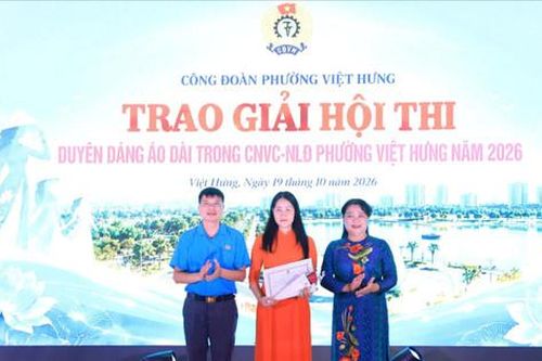 Tôn vinh vẻ đẹp phụ nữ Việt Hưng trong tà áo dài