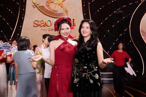 Võ Hạ Trâm khen thí sinh Sao Mai Đoàn Linh sáng sân khấu, biểu diễn liêu trai ma mị