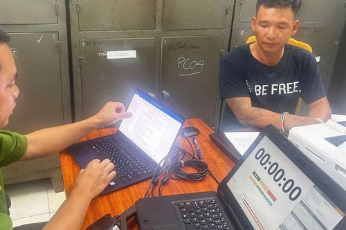 Sáng 19/10: Bắt người đàn ông dùng dao đâm người rồi bỏ trốn