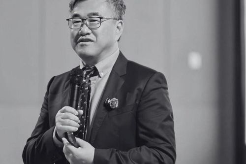 Đang dự hội nghị, chuyên gia tim mạch hàng đầu thế giới bất ngờ qua đời