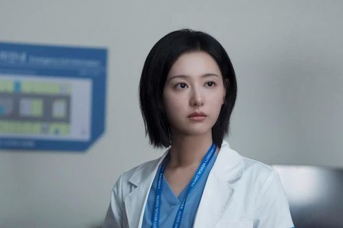 Doctor X: Kim Ji Won luyện kỹ năng phẫu thuật đỉnh được cố vấn y khoa khen hết lời