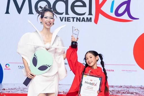 Học trò HLV TyhD chính thức được xướng tên với ngôi vị Quán quân Model Kid Vietnam 2026