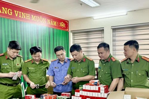 Siết kiểm tra hàng giả trong lĩnh vực y tế trên cả thị trường và sàn thương mại điện tử