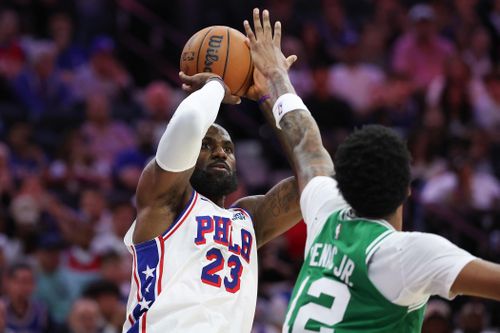 LeBron James ra mắt đội bóng mới ở trận khai màn NBA