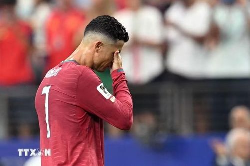 Ronaldo bị treo giò 30 ngày và nộp phạt 255 euro sau khi tự ý rời đội tuyển