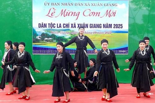 Về Xuân Giang vui hội mừng cơm mới với người La Chí