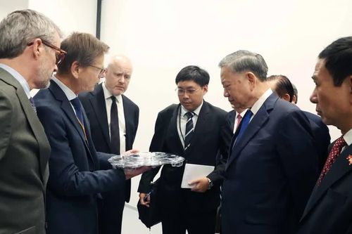 Tổng Bí thư, Chủ tịch nước Tô Lâm thăm Viện nghiên cứu Niels Bohr, Đan Mạch