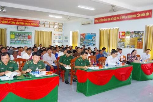 Bộ đội Biên phòng Vĩnh Long tuyên truyền bảo vệ an toàn công trình dầu khí trên biển