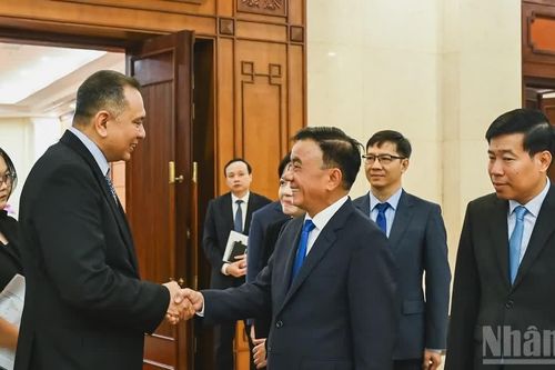 Thường trực Ban Bí thư Trần Cẩm Tú tiếp đoàn công tác Cục Công vụ Singapore