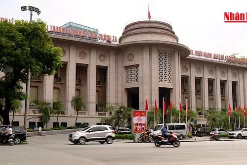 [Video] Nhiều ngân hàng hạ lãi suất tiết kiệm sau chỉ đạo của Ngân hàng Nhà nước