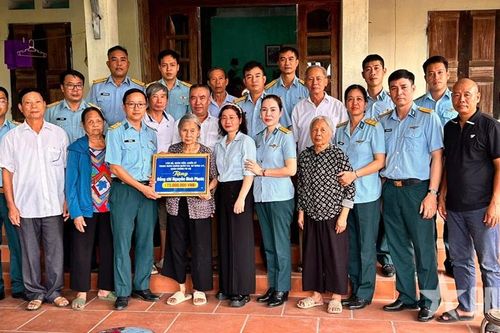 Món quà của tình đồng đội