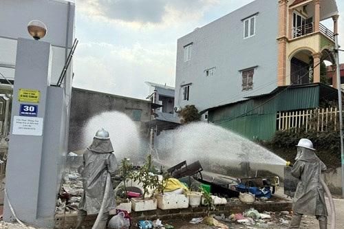 Hơn 40 người nhập viện sau sự cố nghi rò rỉ khí hóa chất