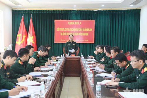 Kiểm tra công tác Đảng, công tác chính trị và thực hiện dân chủ ở cơ sở tại Bộ CHQS thành phố Quảng Ninh